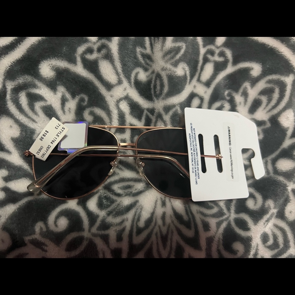 Accessories - Picture 2 of 2